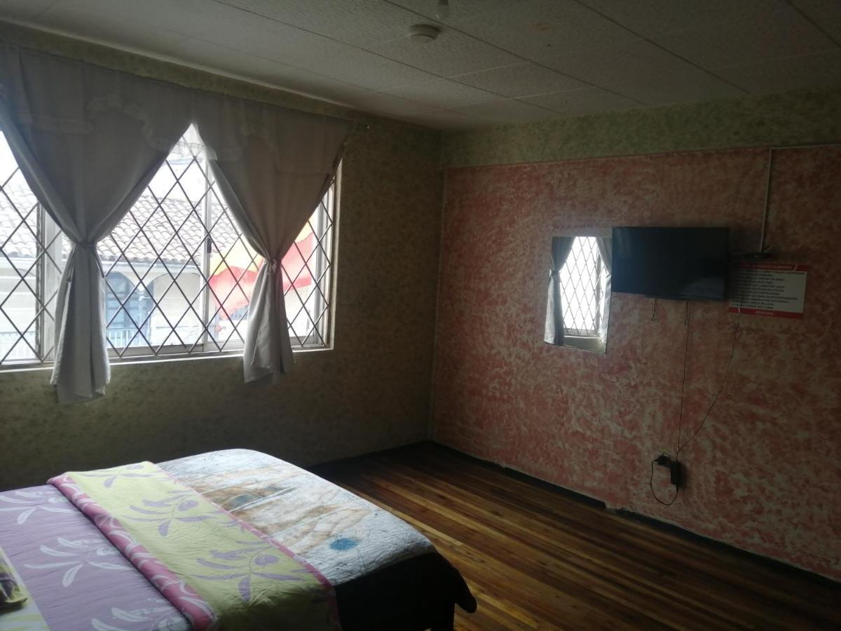 La Perla Cuencana Hostal Εξωτερικό φωτογραφία
